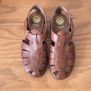 Earth Spirit Women's Brown Closed Toe Leather Sandals